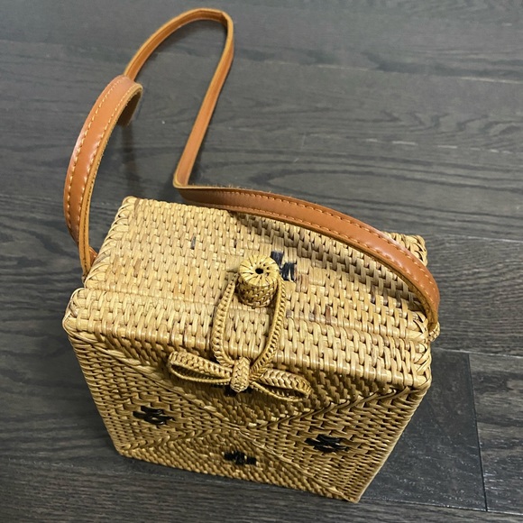 Urban Outfitters weaved straw bag - Picture 1 of 5